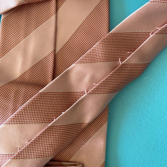 Gucci, men’s pink tie 100% silk made in Italy - Picture 7 of 7